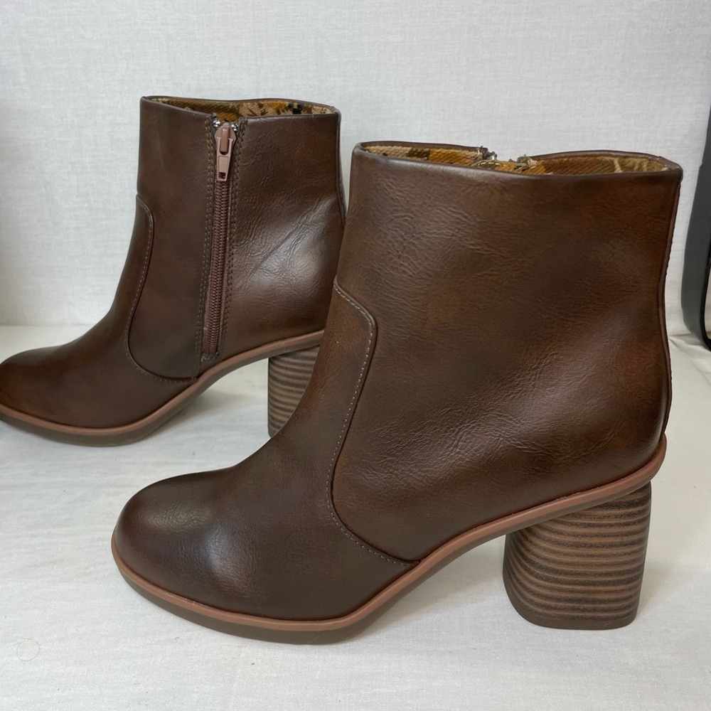 Korks Brown Ankle Boots - Picture 3 of 13